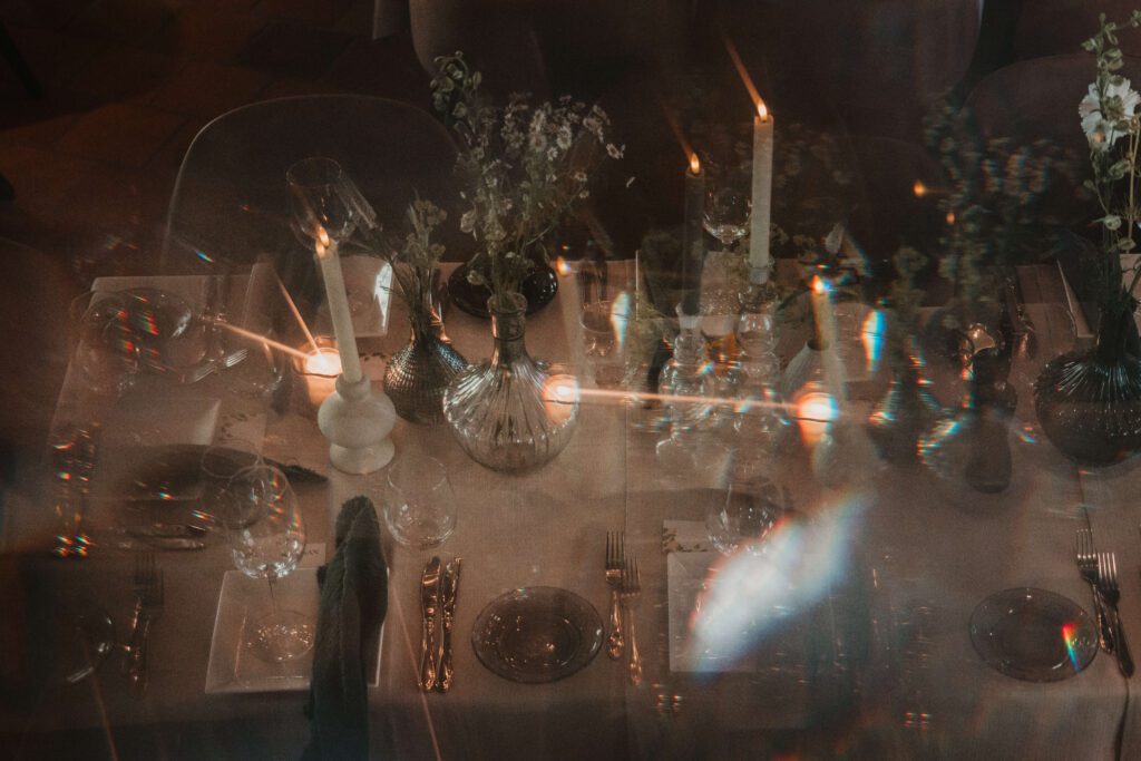 Trouwen bij Innesto in Asten, de dinersetting en styling